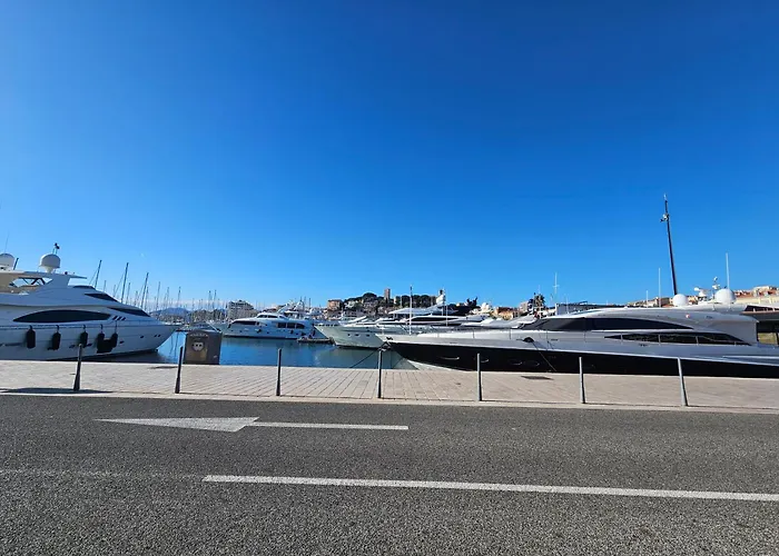 The Yachting - Host Provence Apartamento *